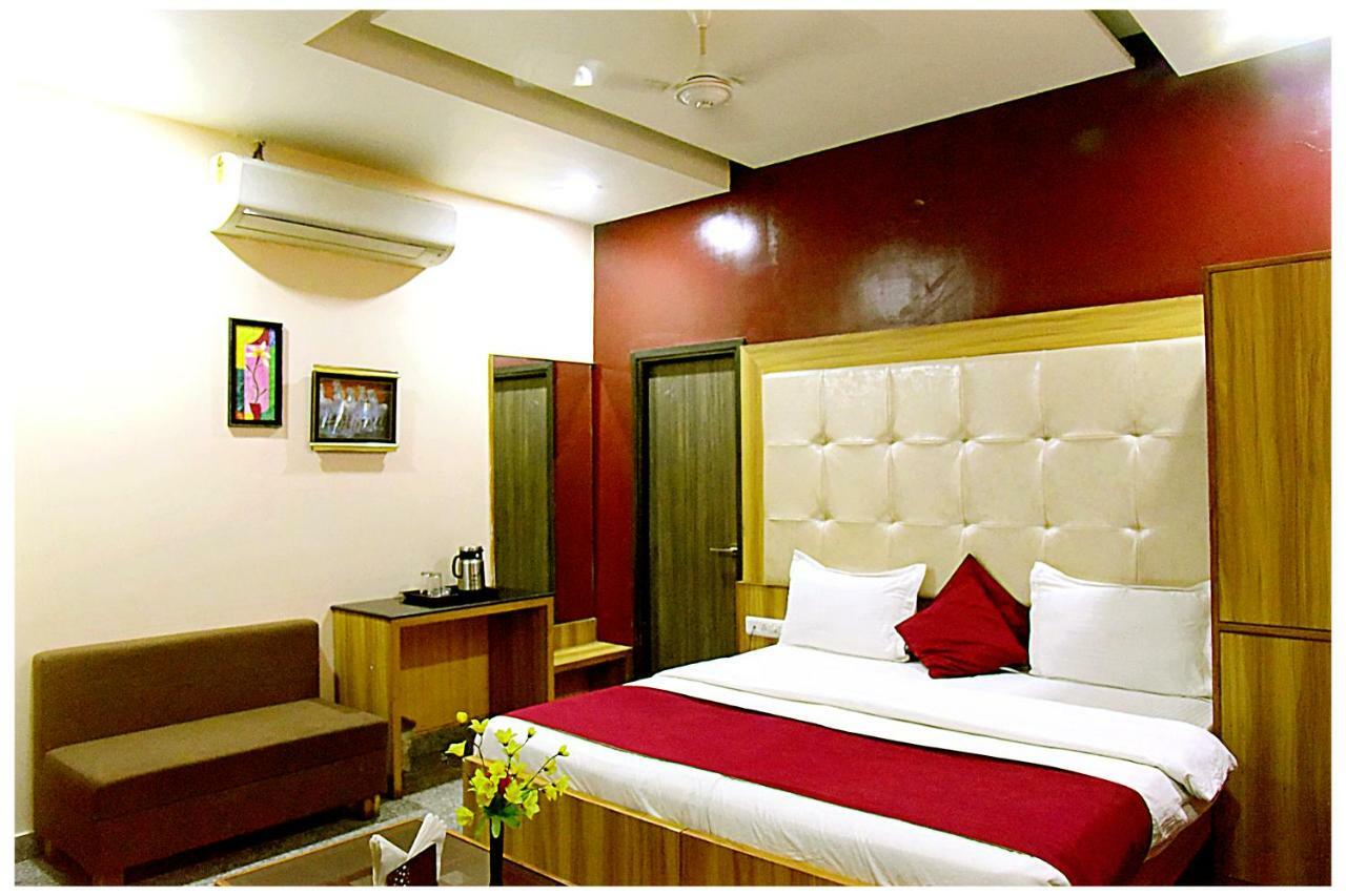 Hotel Midtown Grand Kota  Buitenkant foto